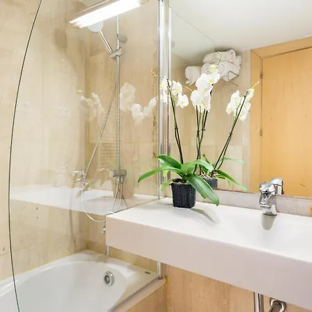 My Space Emirates - Executive With Private Balcony Barcelona