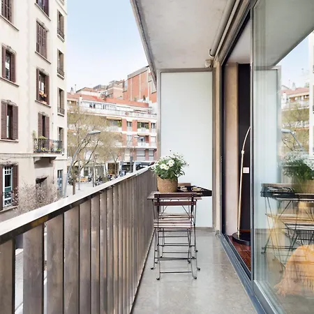 My Space Emirates - Executive With Private Balcony Barcelona