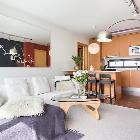 Apartment My Space Emirates - Executive With Private Balcony Barcelona